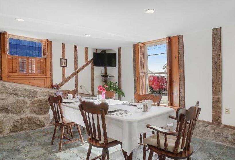 مبيت وإفطار Sail Inn Lunenburg