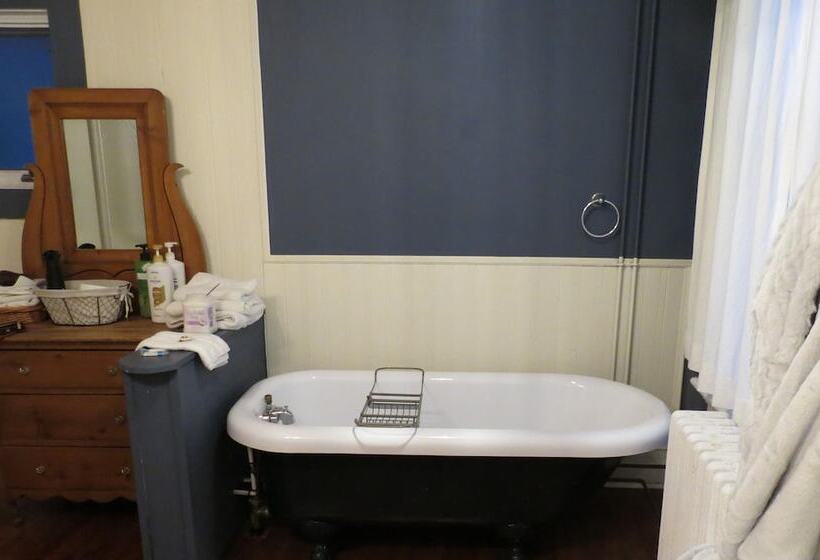 ベッドアンドブレックファースト The Roses Heritage Inn