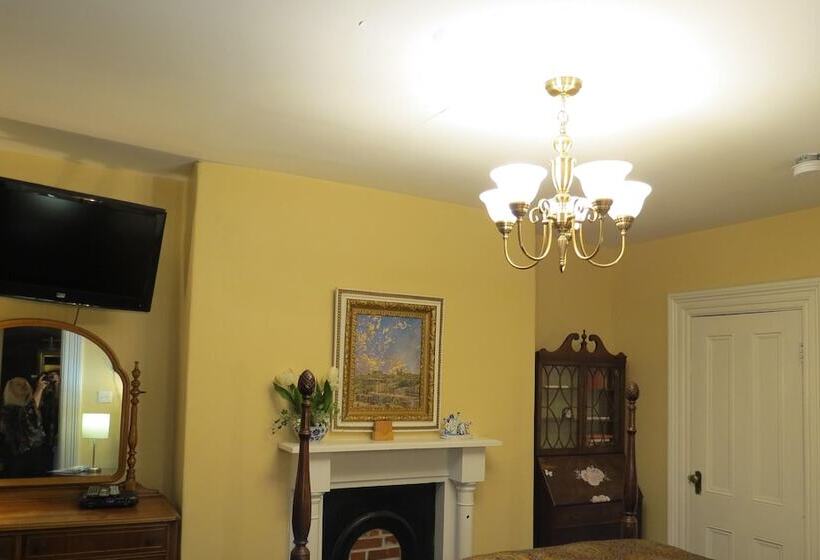 مبيت وإفطار The Roses Heritage Inn