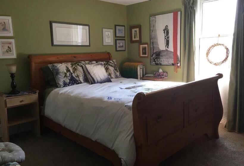 Bondy House Bed & Breakfast