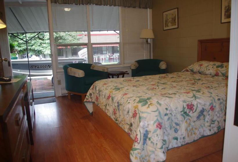 Capricorn Motel Royale 1000 Islands