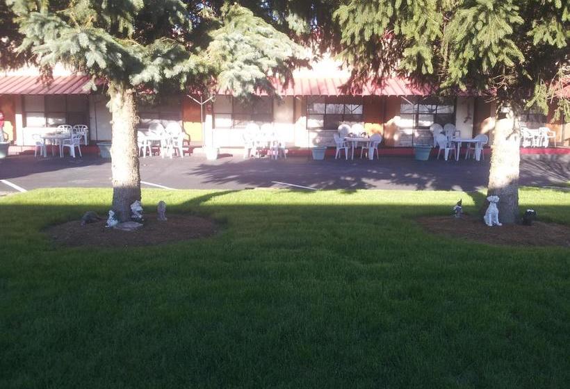 Capricorn Motel Royale 1000 Islands