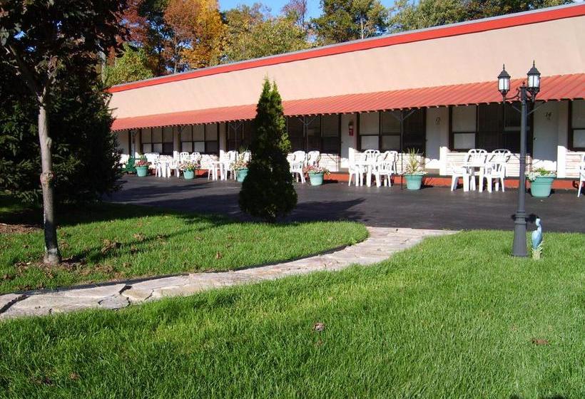 Capricorn Motel Royale 1000 Islands