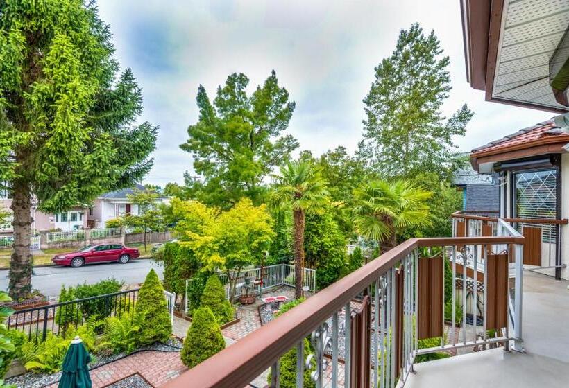 Diana S Luxury Bed And Breakfast