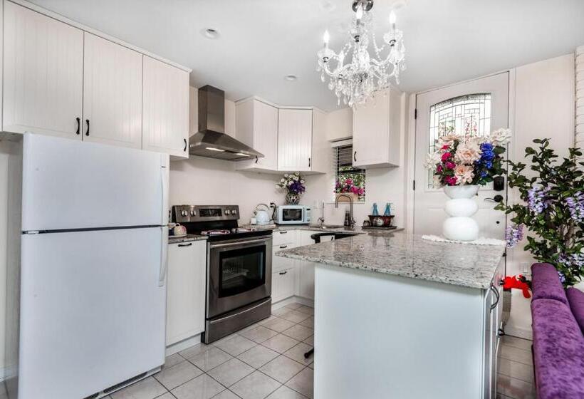 Diana S Luxury Bed And Breakfast