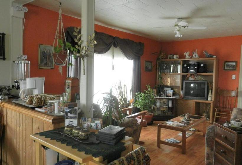 Domaine Joseph Ross Bed And Breakfast