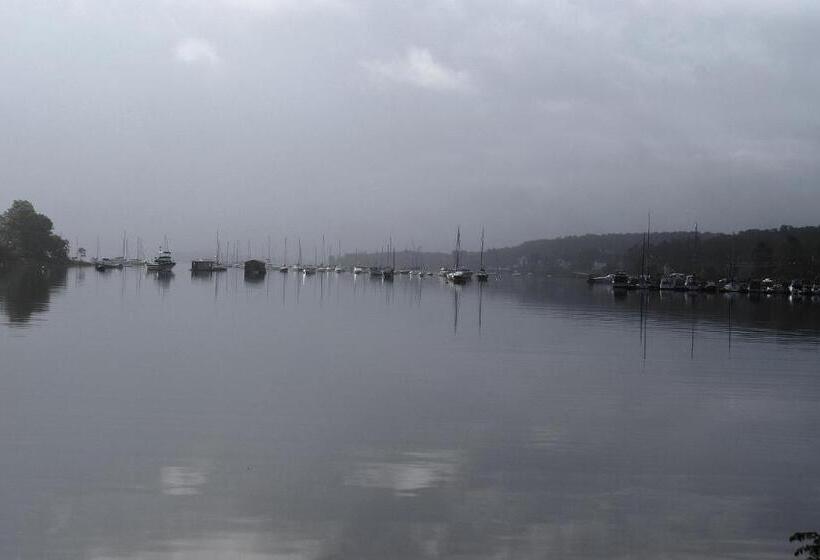 Fisherman's Daughter B&b