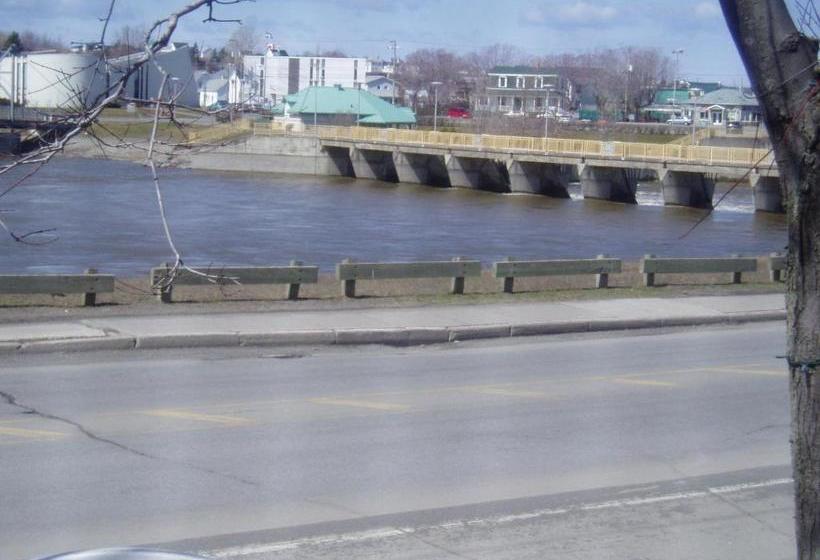 ベッドアンドブレックファースト Gite Des Iles