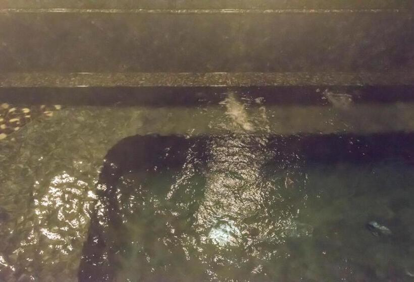 فندق Awara Grand