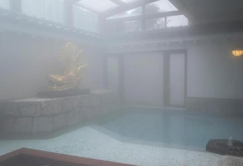 فندق Awara Grand