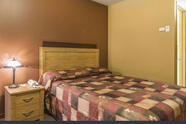 هتل Econo Lodge Temiscouata Sur Le Lac