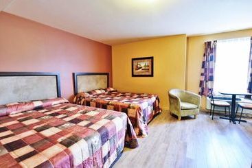 هتل Econo Lodge Temiscouata Sur Le Lac