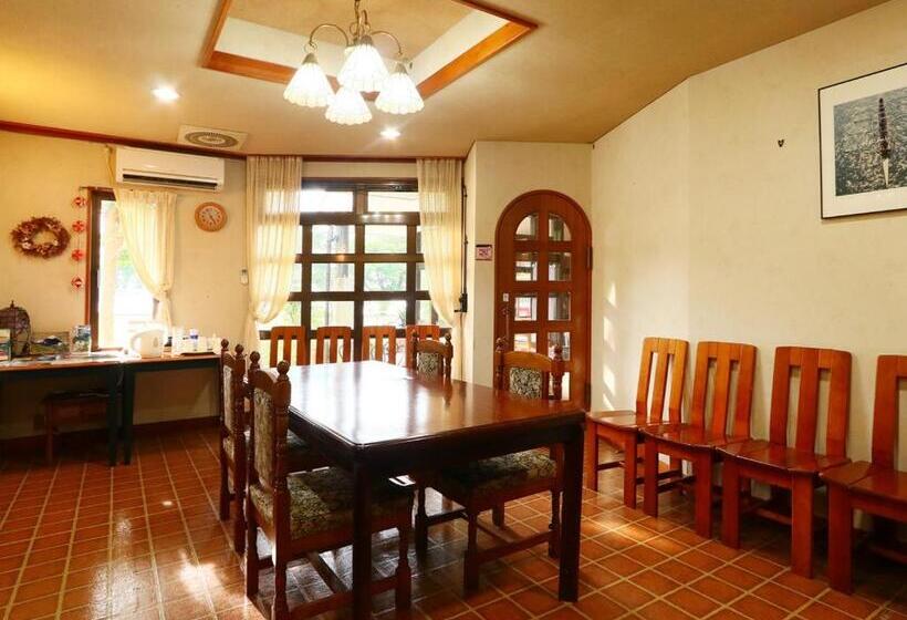 호텔 & Restaurant Yesterday