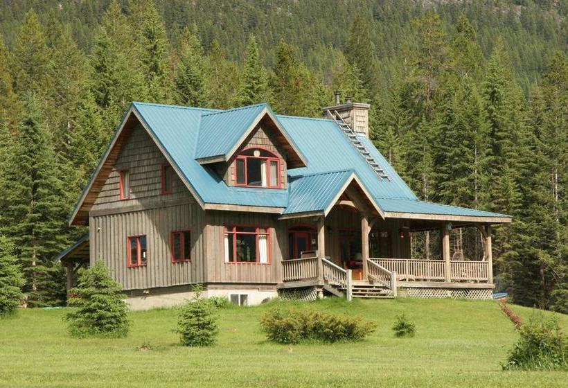 Hotel Nipika Mountain Resort