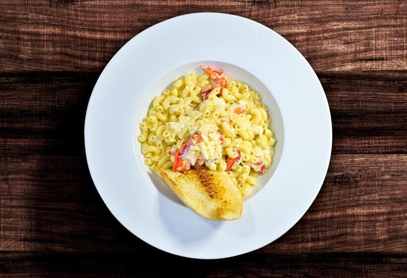 فندق North Star Beach Suites