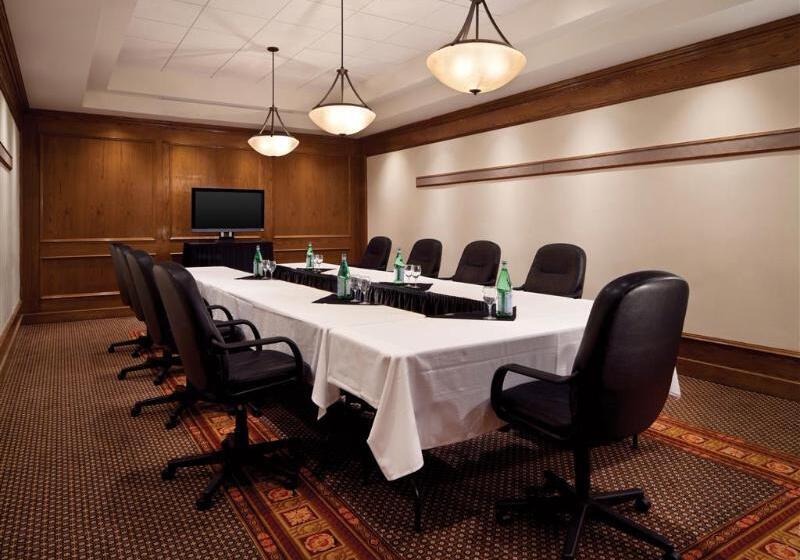 酒店 Red Deer Resort & Casino