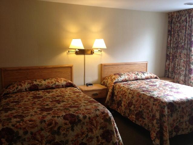 호텔 The Queen's Inn