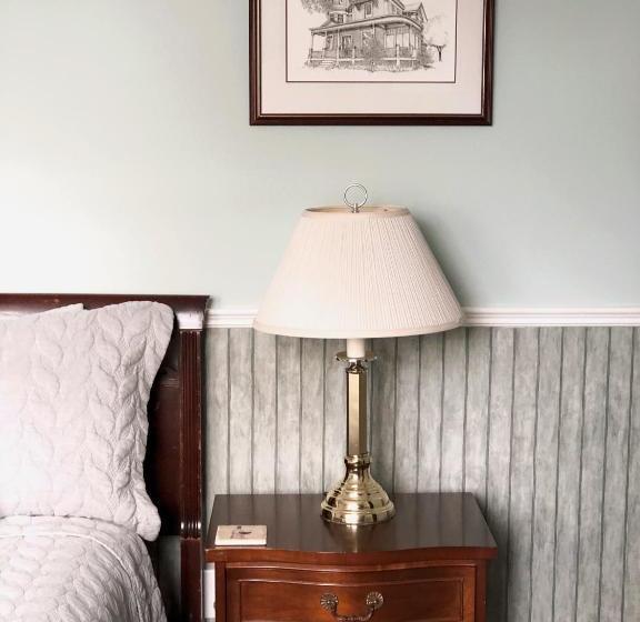 Mahogany Manor Bed & Breakfast