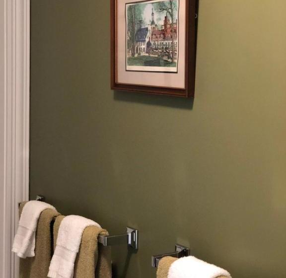 Mahogany Manor Bed & Breakfast