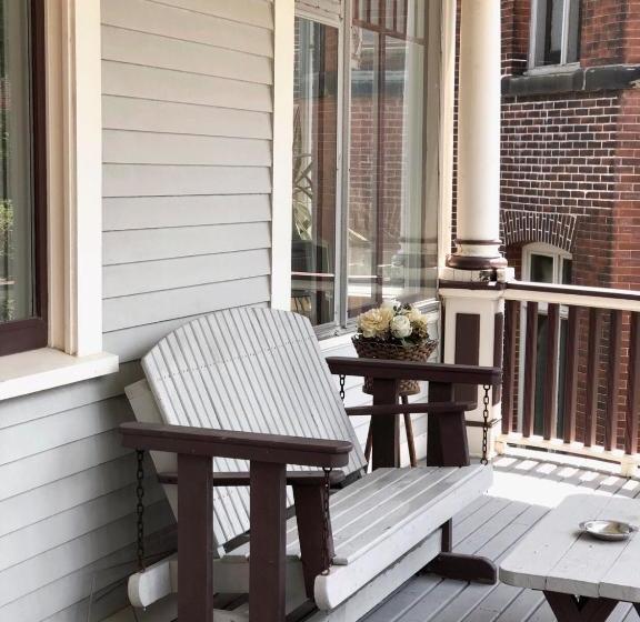 Mahogany Manor Bed & Breakfast