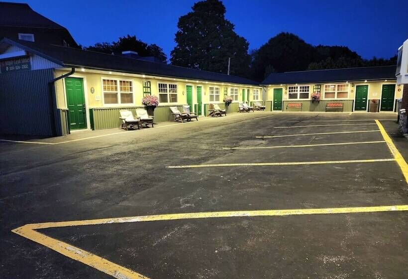 Maple Leaf Motel