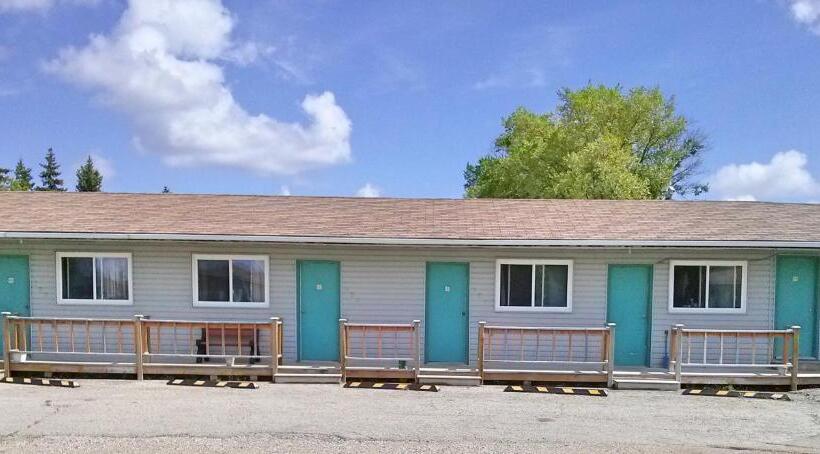 Moosomin Motel