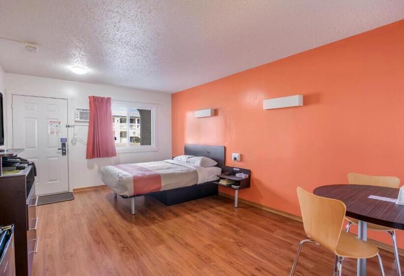 Motel Bo Camrose, Ab