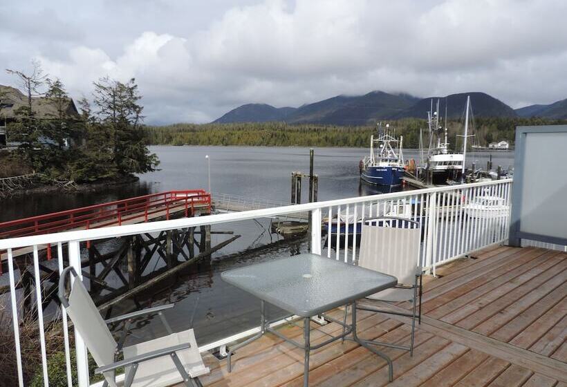 מוטל Bayshore Waterfront Inn