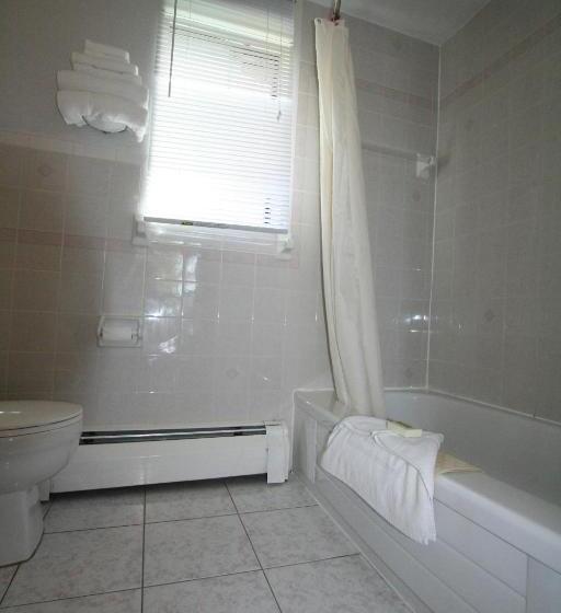 فندق على الطريق Campbellford River Inn