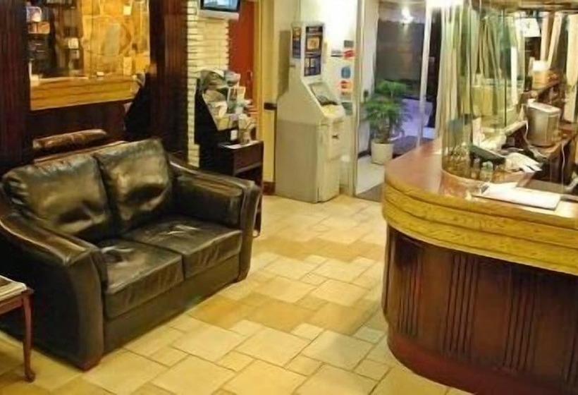 Мотель Chomedey Inn