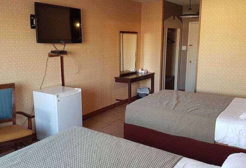 Мотель Chomedey Inn