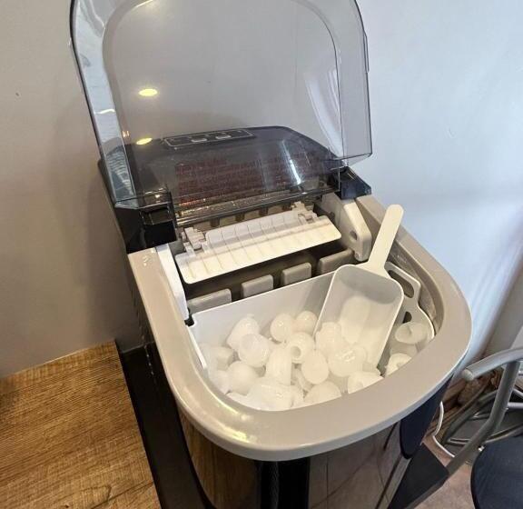 מוטל Complexe Dix80