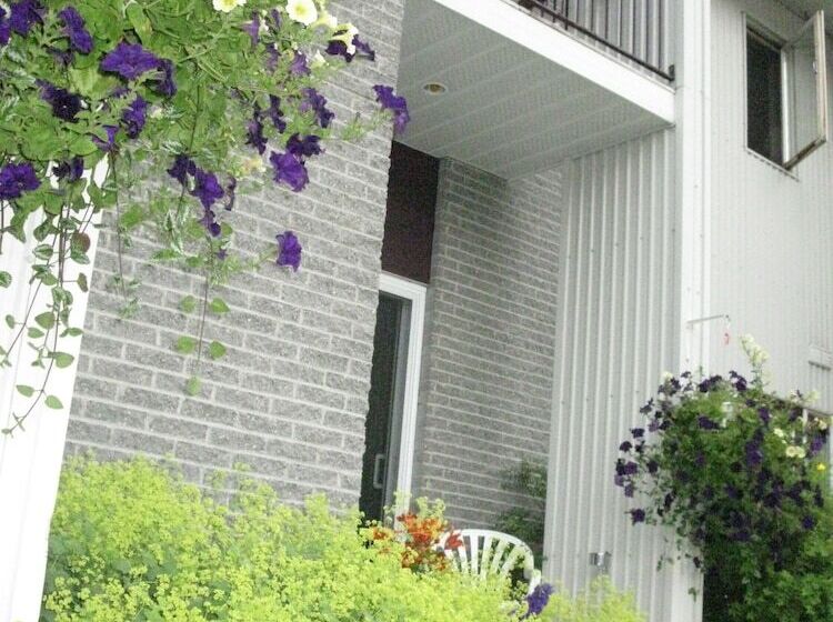 Motel De L'anse A L'eau