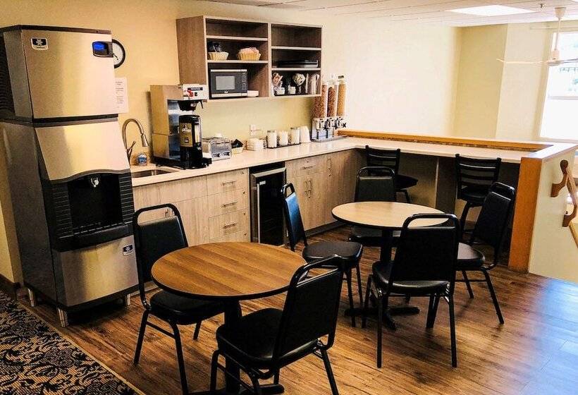 فندق على الطريق Econo Lodge