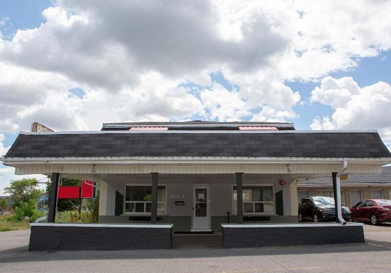 فندق على الطريق Richmond Hill On North