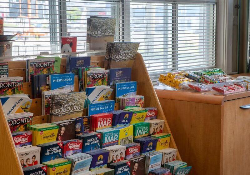 فندق على الطريق Richmond Hill On North