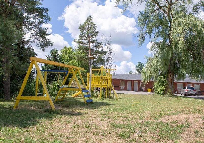 فندق على الطريق Richmond Hill On North