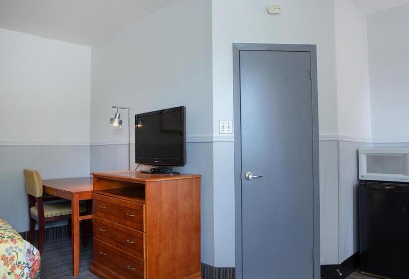 فندق على الطريق Richmond Hill On North