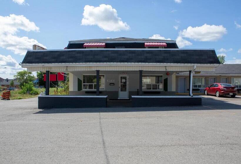 فندق على الطريق Richmond Hill On North