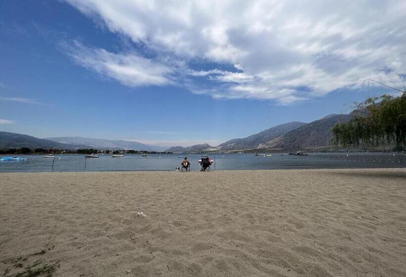 فندق على الطريق Spanish Fiesta Resort