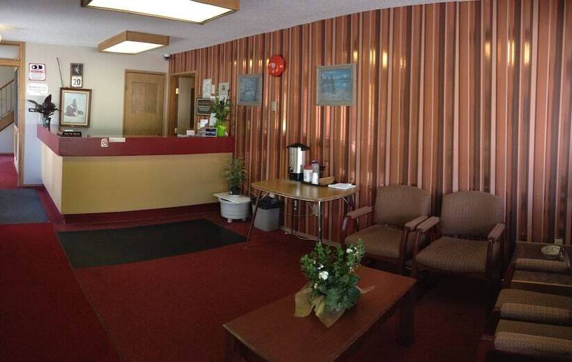 فندق على الطريق Swiss Village Inn