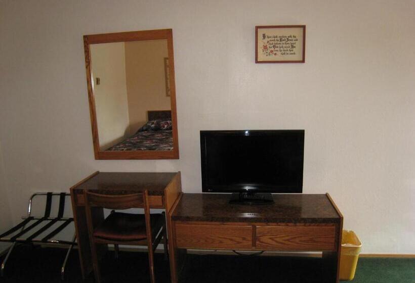 فندق على الطريق Swiss Village Inn