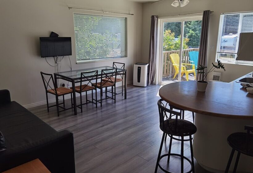 Qualicum Bay Resort