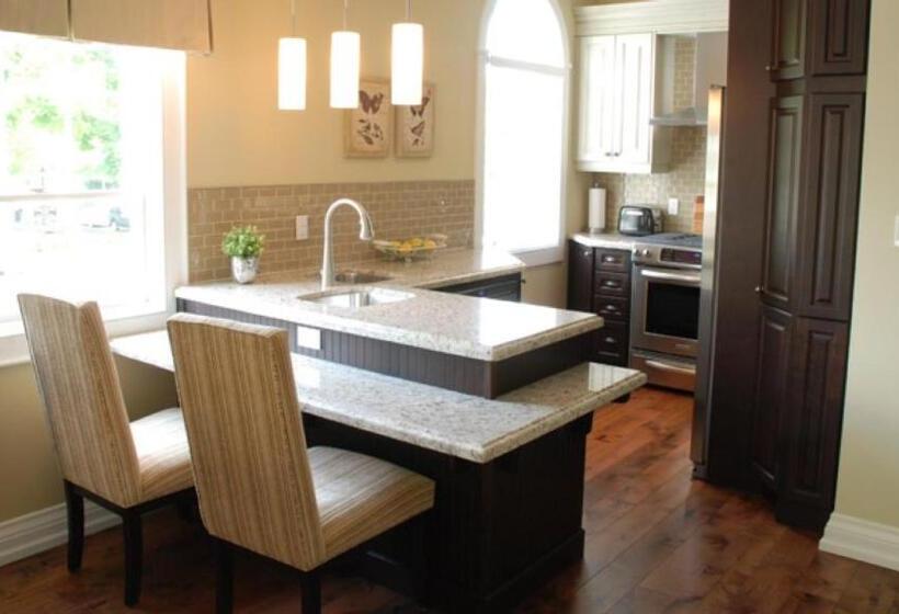 Курорт 124 On Queen Hotel & Spa