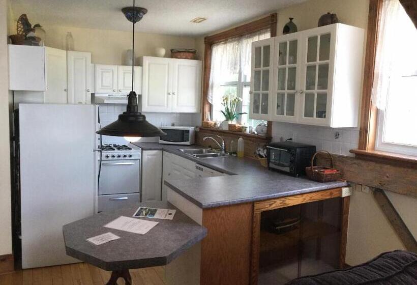 منتجع Boathouse Country Inn