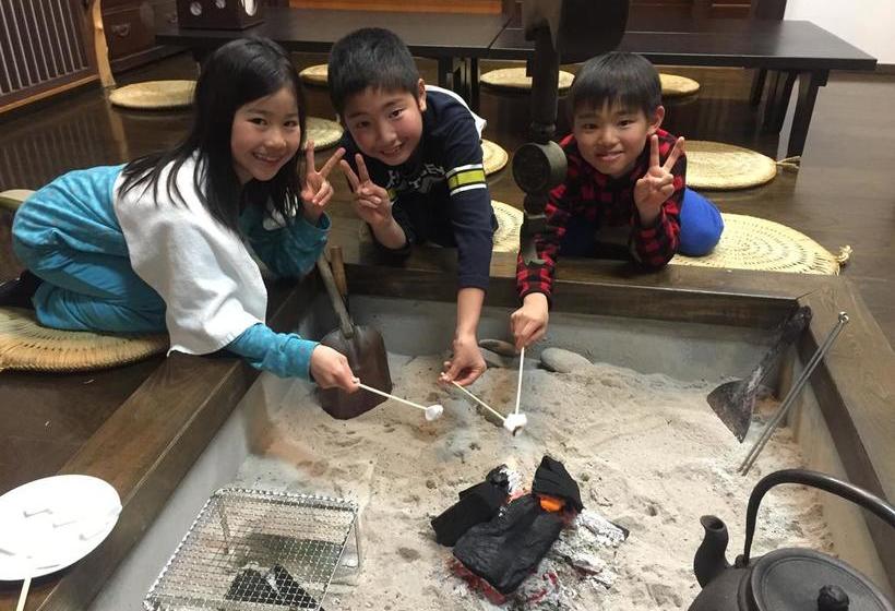 ריוקאן Kutsurogian