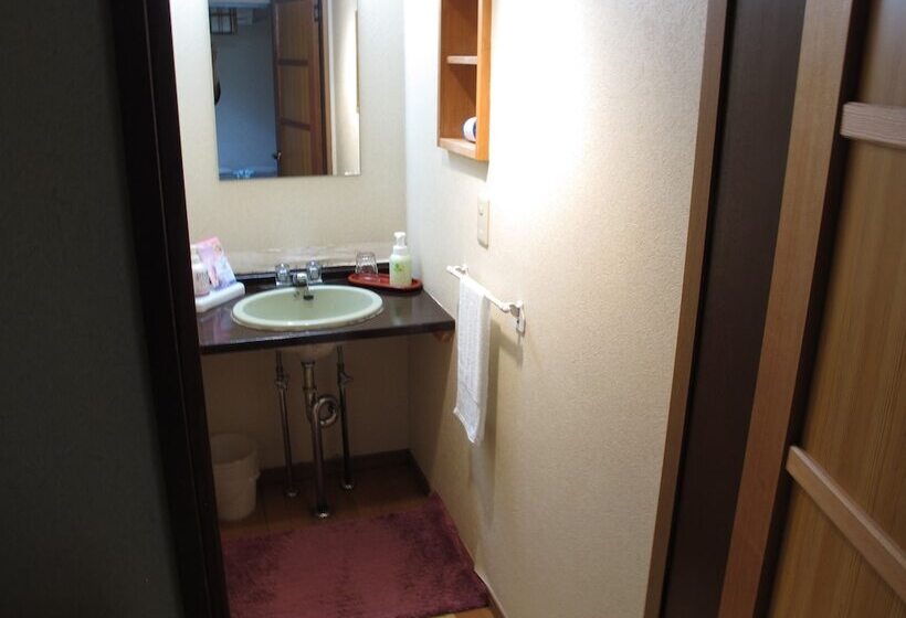 ریوکان Unaginoyu No Yado Takuhide