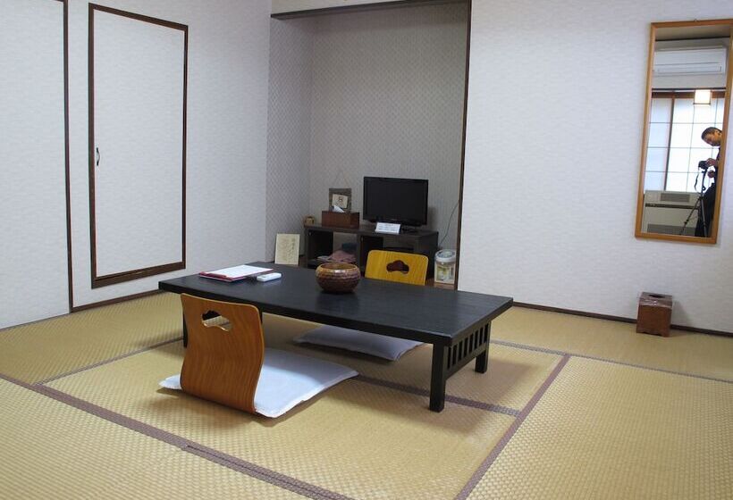 ریوکان Unaginoyu No Yado Takuhide