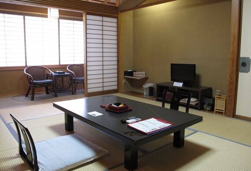 ریوکان Unaginoyu No Yado Takuhide