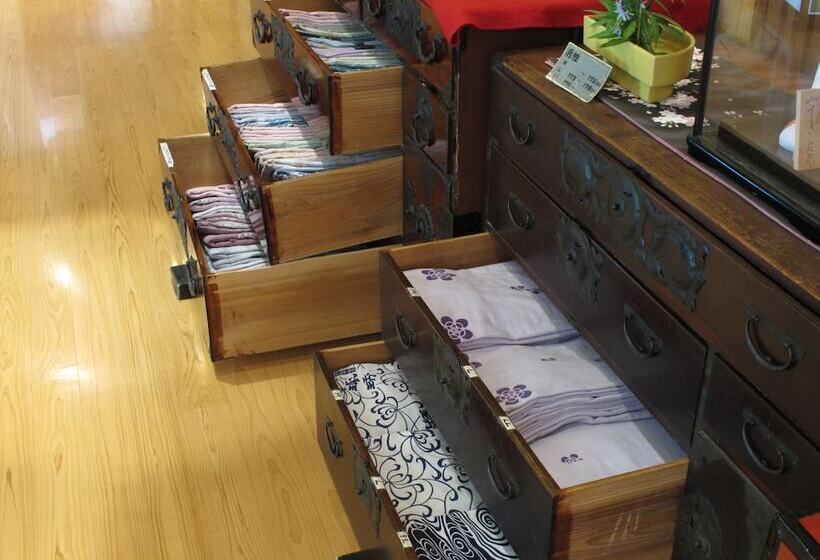 ریوکان Unaginoyu No Yado Takuhide